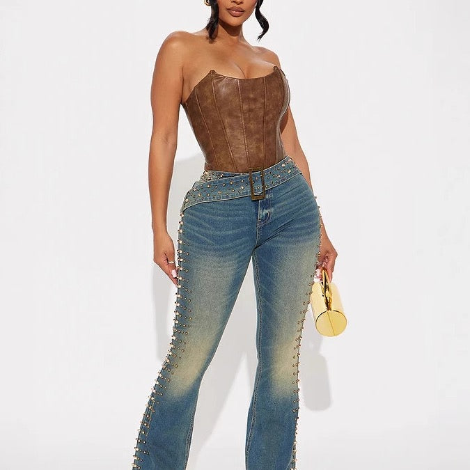 Jeans Flare com Tachas